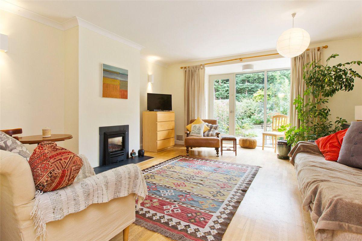 19 Woodlawn Grove, Churchtown, Dublin 14, historical listing image 1