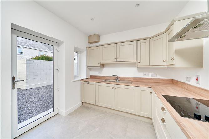 27 The Avenue, Rathdale, Enfield, Co. Meath, historical listing image 4