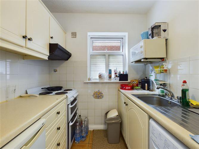 Apartment 10 , Sandfield Gardens, Highfield Park, Ennis, Co. Clare, V95VY83, historical listing image 5