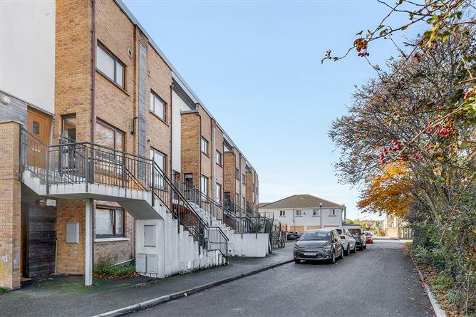 13, Larch Wood Woodlawn Avenue, Dublin 17, historical listing image 2