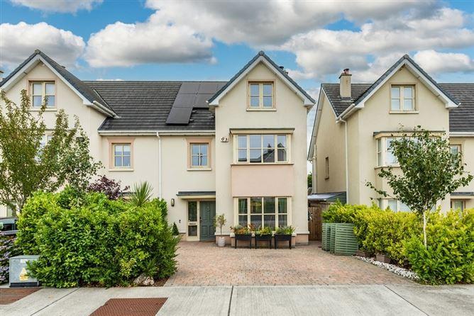7 The Crescent, Curragh Grange, Newbridge, Co. Kildare, historical listing image 1