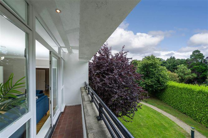 15 Marlfield House, Saint Gabriels, Cabinteely, Dublin 18, historical listing image 4