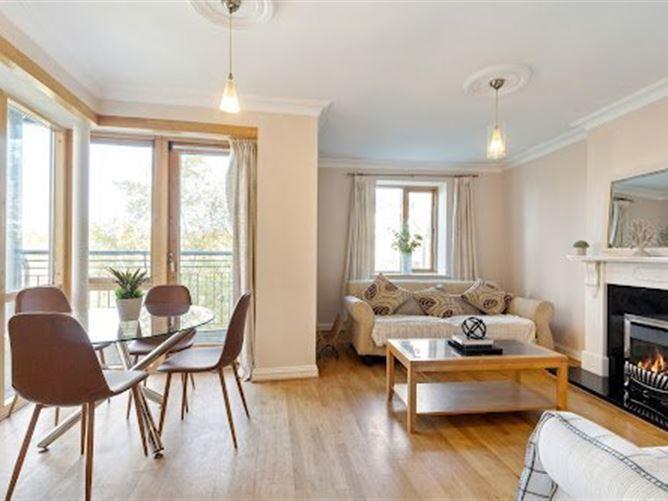 6 Goldsmith Hall, Collegewood, Castleknock, Dublin 15, historical listing image 3