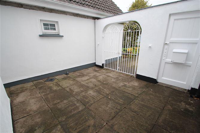 Albany, 11 The Grove, Waterpark, Carrigaline, Cork, historical listing image 3