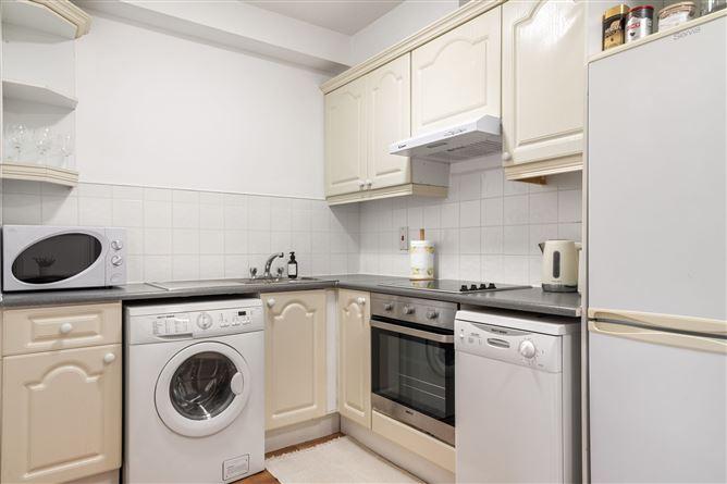 Apartment 24, Dawson House, Dean Court, Dublin 8, D08TX46, historical listing image 4