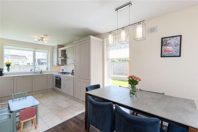 19 Diswellstown Court, Hamilton Park, Castleknock, Dublin 15, historical listing image 5