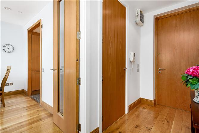 46 Sanderling, Thornwood, Booterstown Avenue, Booterstown, County Dublin, historical listing image 3