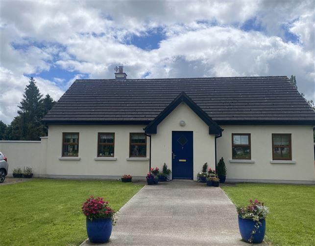 9 Slievenamon Retirement Village, Lisronagh, Clonmel, County Tipperary, historical listing image 1