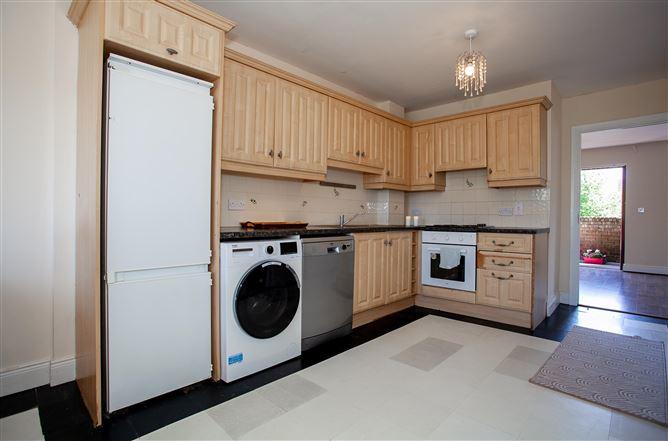 216 Griffin Rath Hall, Maynooth, Co. Kildare, Maynooth, Kildare, historical listing image 6