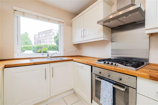 44 Hunters Walk Hunterswood, Ballycullen, Dublin 24, historical listing image 3