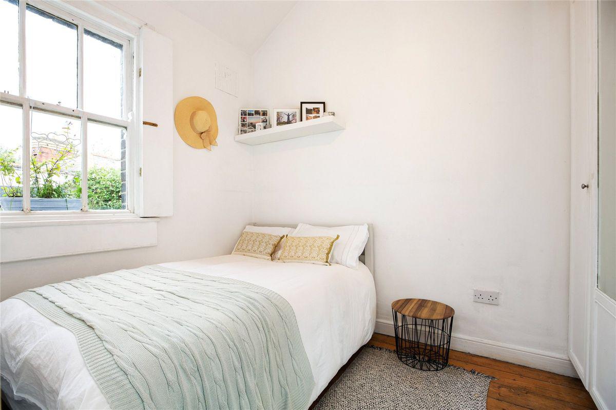 107 Pembroke Cottages, Donnybrook, Dublin 4, historical listing image 6