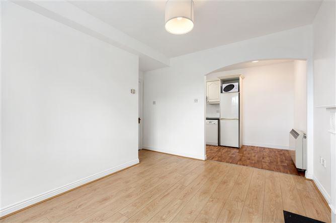 Apartment 24, Dawson House, Dean Court, Dublin 8, D08TX46, historical listing image 4