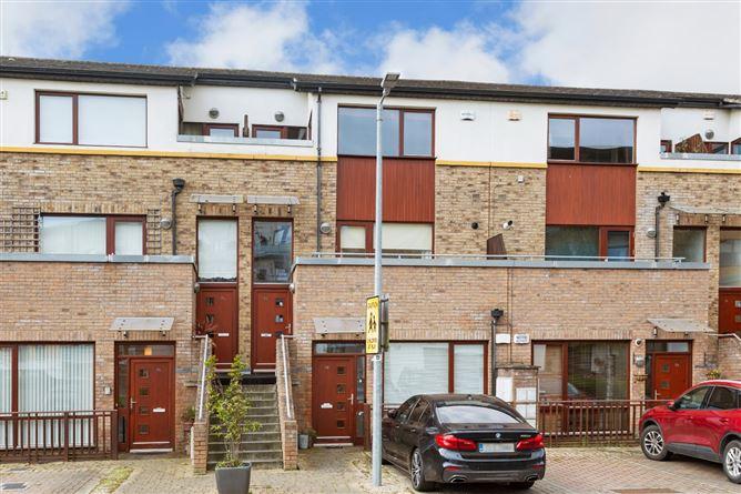 27 Olcovar, Shankill, Dublin 18, historical listing image 1