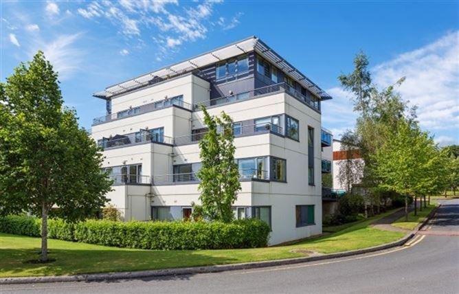 5 Le Hunt House, Brennanstown, Cabinteely, Dublin 18, historical listing image 2