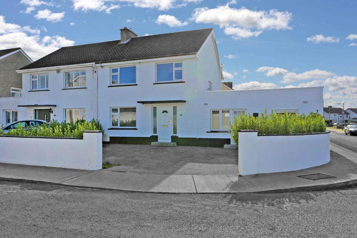 No.44 Glenview Gardens, Farranshone, Limerick City, Co. Limerick, V94X6WT, historical listing image 1