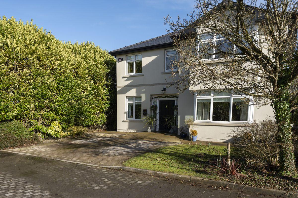 1 Cois Teampaill, Newcastle West, Co. Limerick, historical listing image 4