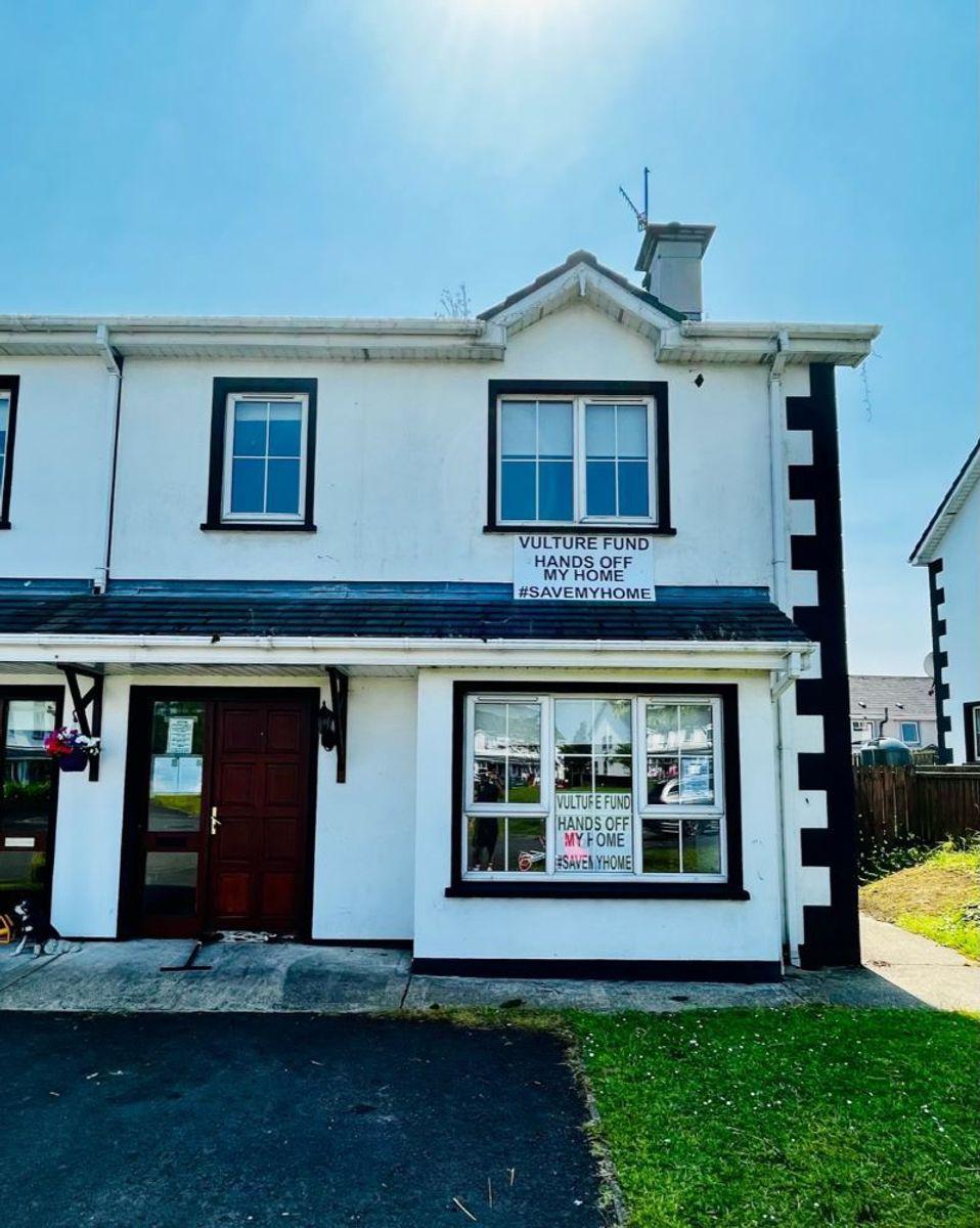 14 Manor Court, Convoy, Co. Donegal, historical listing image 1