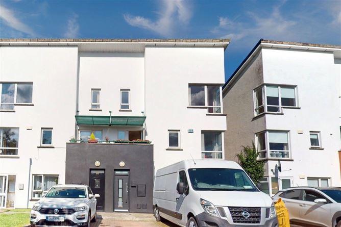 321 Castlecurragh Heath, Mulhuddart, Dublin 15, historical listing image 1