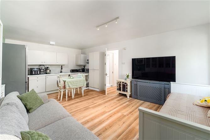 43 Collins Square, Smithfield, Dublin 7, historical listing image 4