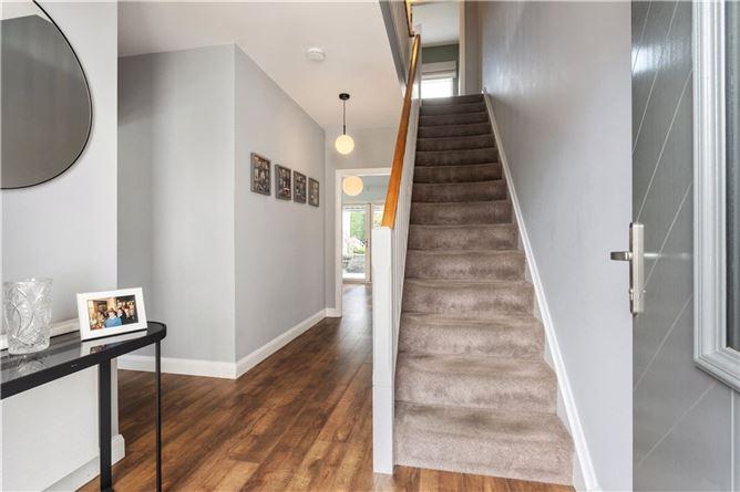 1 Willow Glen Glenamuck Road Carrickmines Dublin 18, Carrickmines, Dublin 18, D18TVX4, historical listing image 3