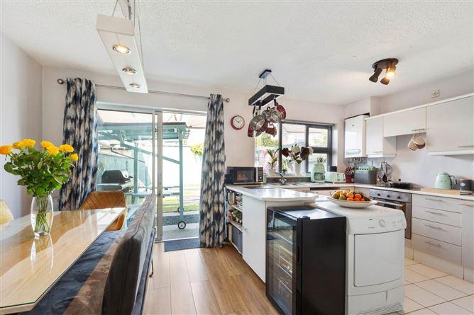 11 Temple Manor Court, Greenhills, Dublin 12, County Dublin, historical listing image 4