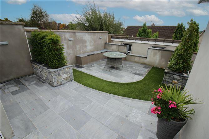 No. 10 The Heathers, Classes Lake, Ballincollig, Cork, historical listing image 4