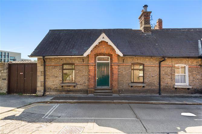 7 Estate Cottages, Shelbourne Road, Ballsbridge, Dublin 4, D04V4Y8, historical listing image 1