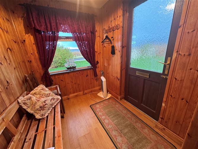 Hill Top, Reenard, Cahersiveen, Co. Kerry, V23RF10, historical listing image 4