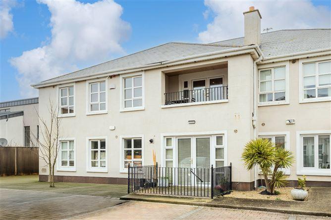 14 woodlands court, lower main st, rush, historical listing image 2