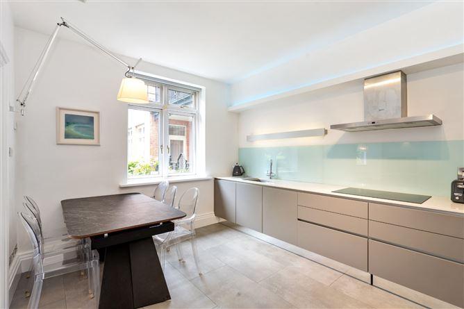 3 malton, 31 33 merrion rd, ballsbridge dublin 4, historical listing image 5