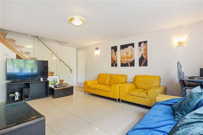 8, Fairfield Court, Dublin 4, historical listing image 3