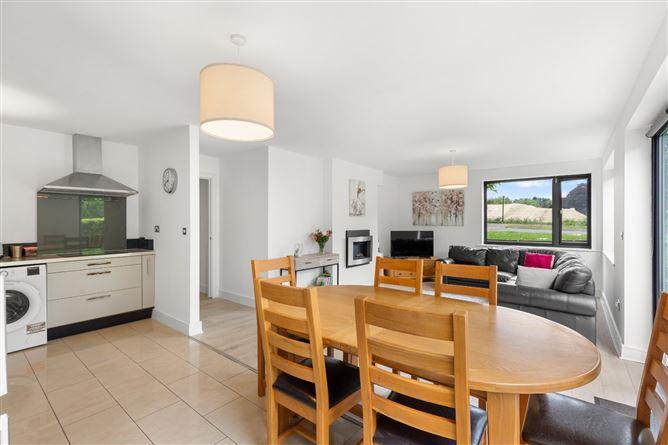 5 Le Hunt House, Brennanstown, Cabinteely, Dublin 18, historical listing image 3