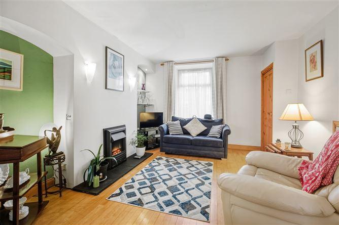 597 Woodview Cottages, Rathfarnham, Dublin 14, historical listing image 3
