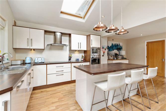 1 Cruagh Court, Dublin 18 , Stepaside, Dublin 18, historical listing image 2