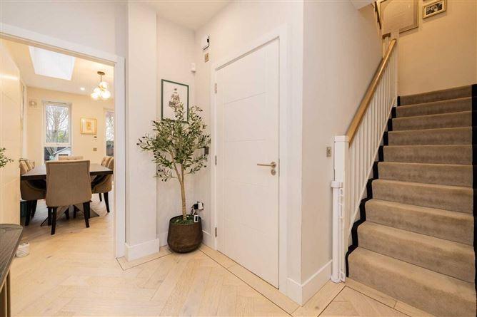 5 Auburn Green, Rochestown Ave, Dun Laoghaire, Co. Dublin, historical listing image 2