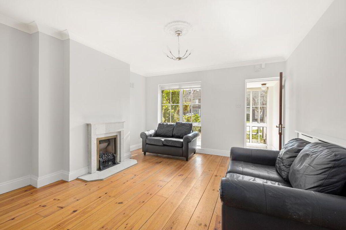 18 Esker Lodge, Lucan, Co. Dublin, historical listing image 3