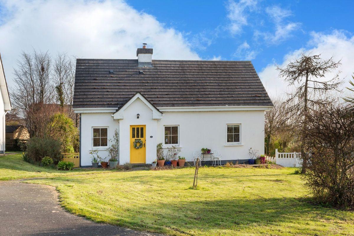 8 Brittas Bay Village, Brittas Bay, Co. Wicklow, A67T927, historical listing image 1
