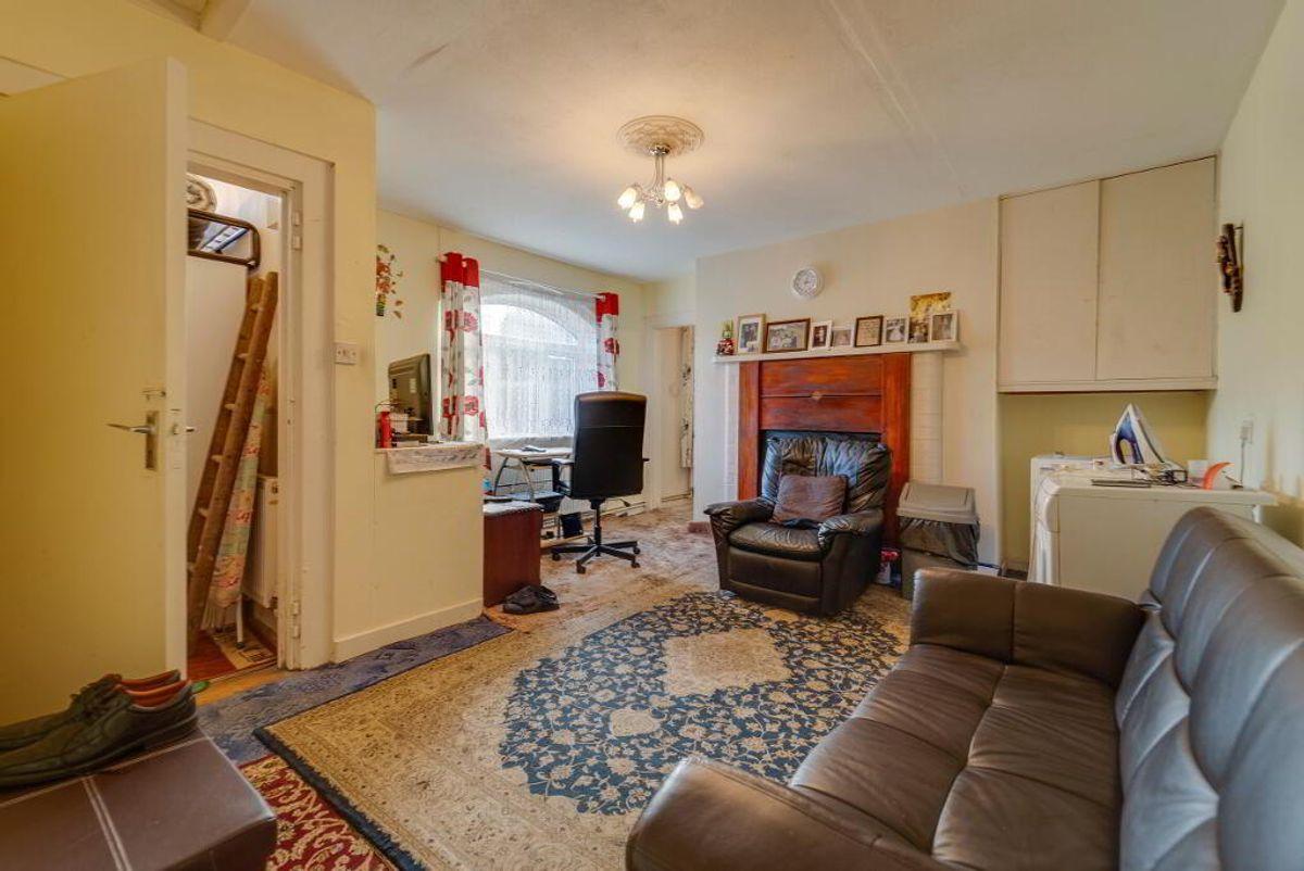 6 Robinhood Road, Clondalkin, Dublin 22, D22FA40, historical listing image 4