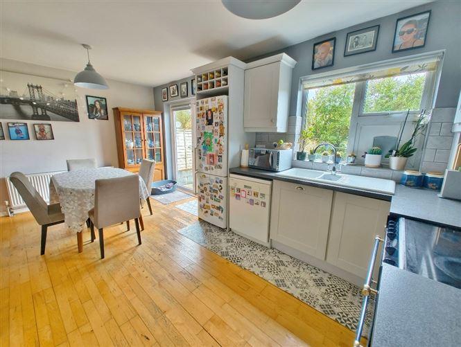 Original advertisement for 59 CHERRINGTON RD, SHANKILL, DUBLIN