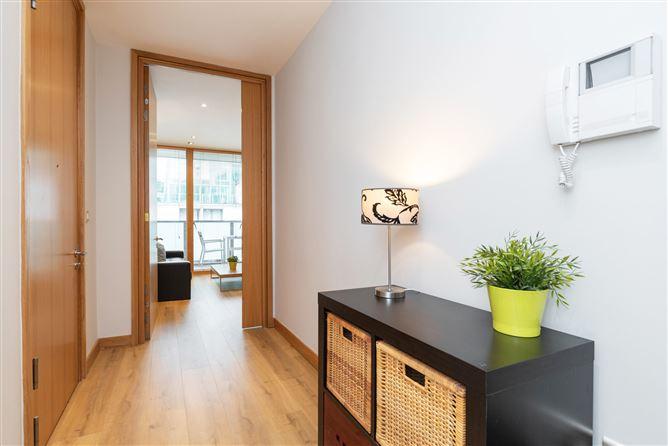 96 Kirkpatrick House, Spencer Dock, IFSC, Dublin 1, historical listing image 6