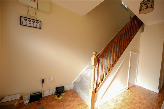 5 Lake Grove, Kilminchy, Portlaoise, Laois, historical listing image 2