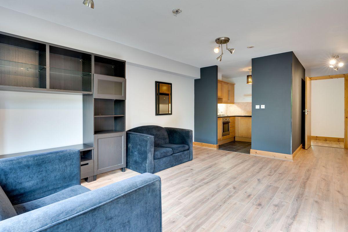 69 Woodbrook Crescent, Castleknock, Dublin 15, historical listing image 4