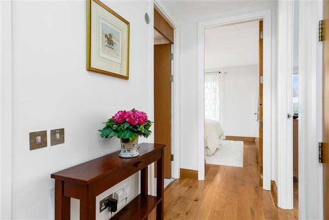 46 Sanderling, Thornwood, Booterstown Avenue, Booterstown, County Dublin, historical listing image 4