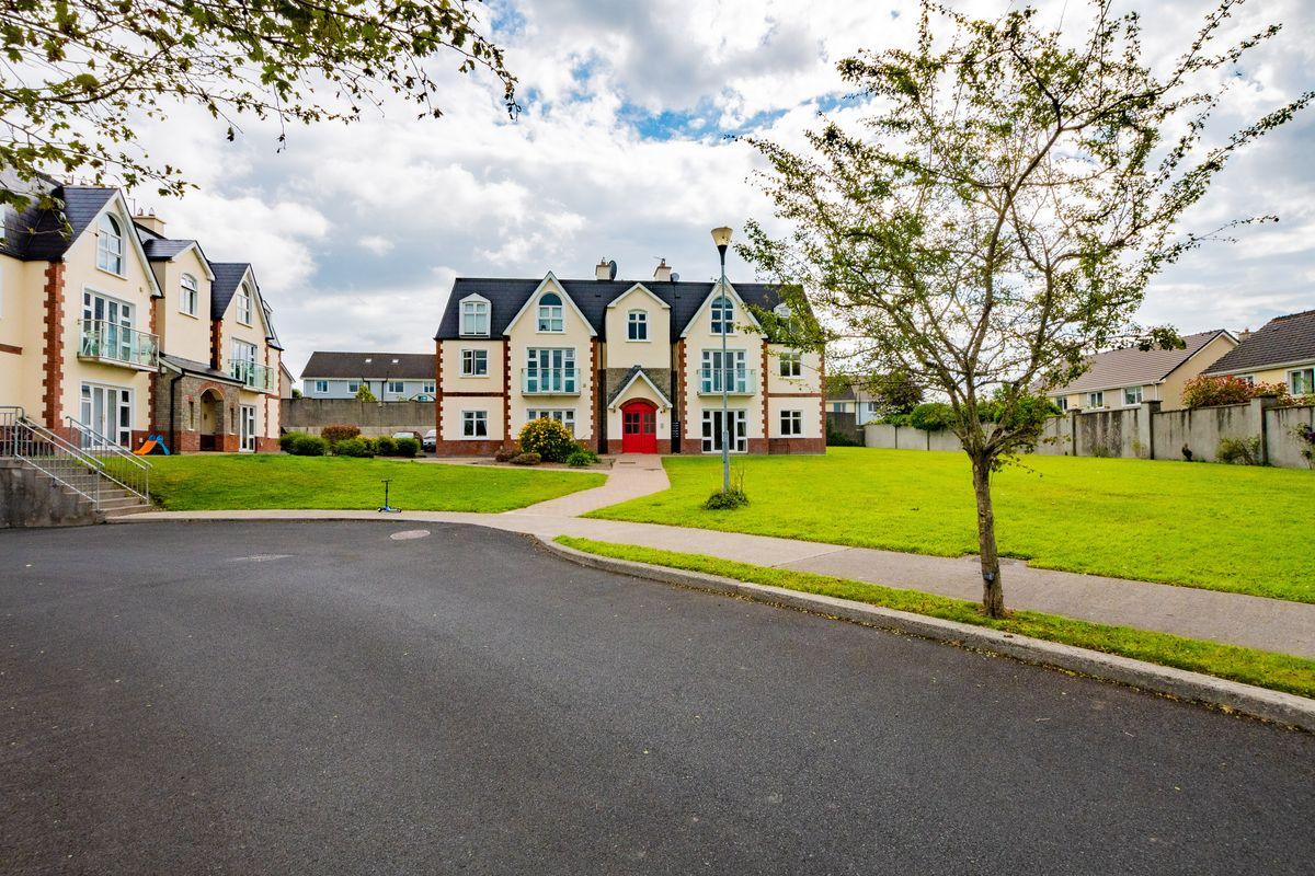 204 Cuan Mhuire, Belvedere Hills, Mullingar, Co. Westmeath, N91XR98, historical listing image 2