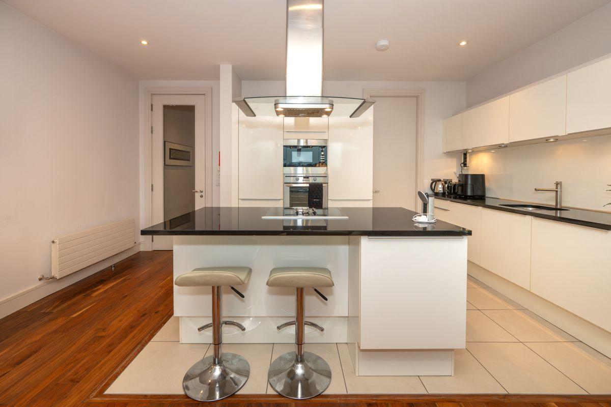 124 The Elysian, Port Lane, Cork, historical listing image 3