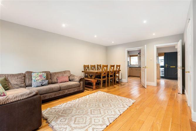 11 The Courtyard, Stepaside Park, Stepaside, Dublin 18, D18XW98, historical listing image 3