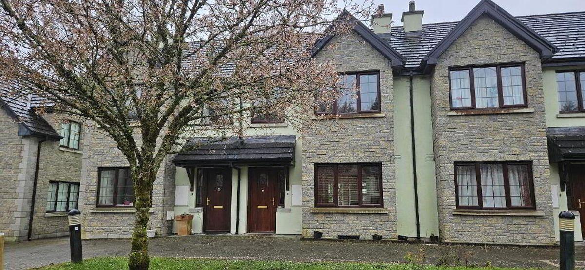 24 Mac Raghnaill Court, Lough Rinn, Mohill, Co. Leitrim, N41TF61, historical listing image 1