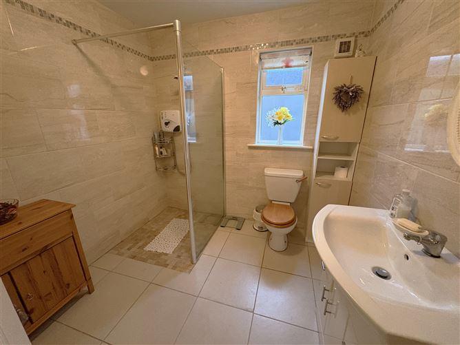 24 Sli Bhearu, Cois Bhearu, Athy, Kildare, historical listing image 2