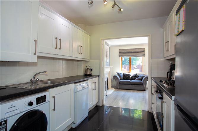 32, Straffan Grove, Co. Kildare, historical listing image 4