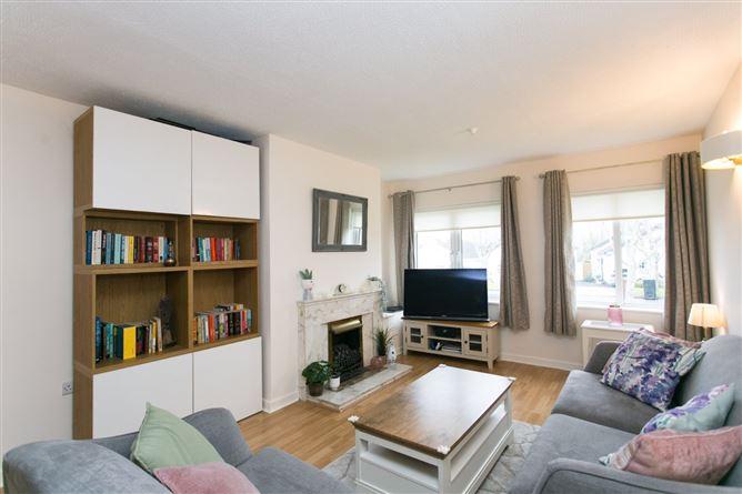 8, Prospect Lawn, Dublin 18, historical listing image 4